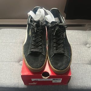 Used puma suede classic size 10
